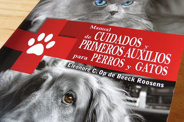 Libro de primeros auxilios para mascotas, maquetación
